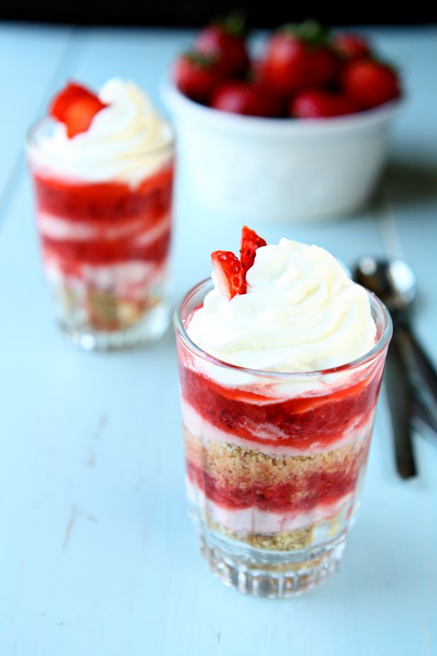 Strawberry Cream Parfait | Simple, light, creamy and delicious strawberry parfaits featuring fresh strawberries, mascarpone cheese and sweetened whipped cream. | www.heavenlyhomecooking.com
