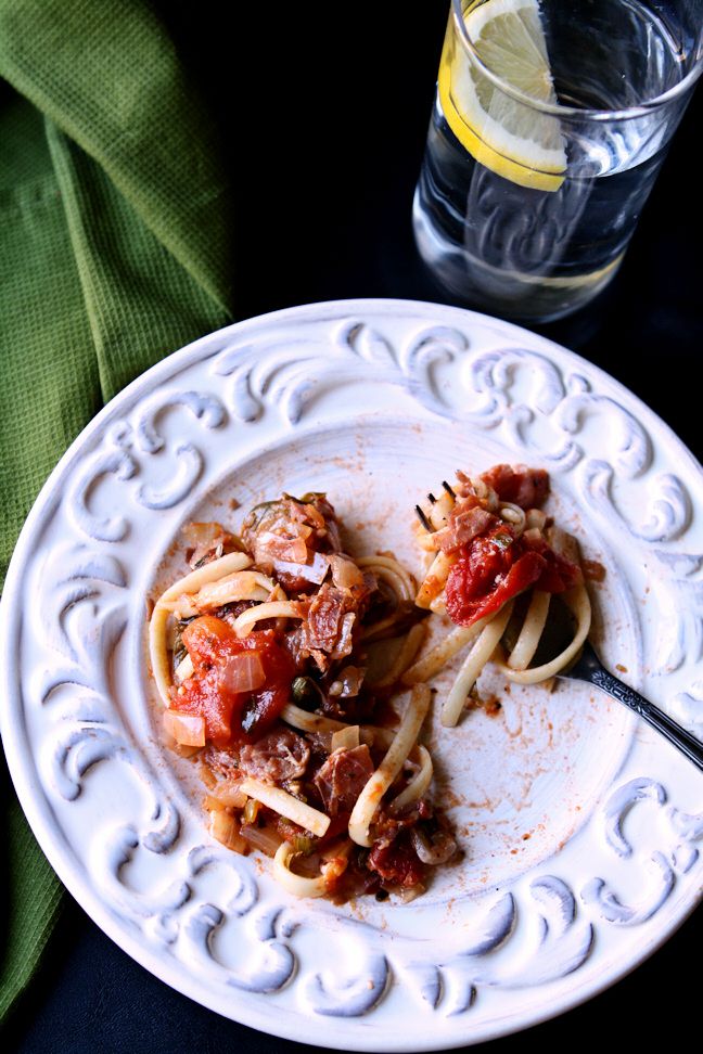 Linguine with Prosciutto Tomato Sauce | Pasta lovers rejoice! You will love the unique, slightly sweet, flavor of this linguine that features prosciutto and capers. A simple and satisfying dish! | heavenlyhomecooking.com