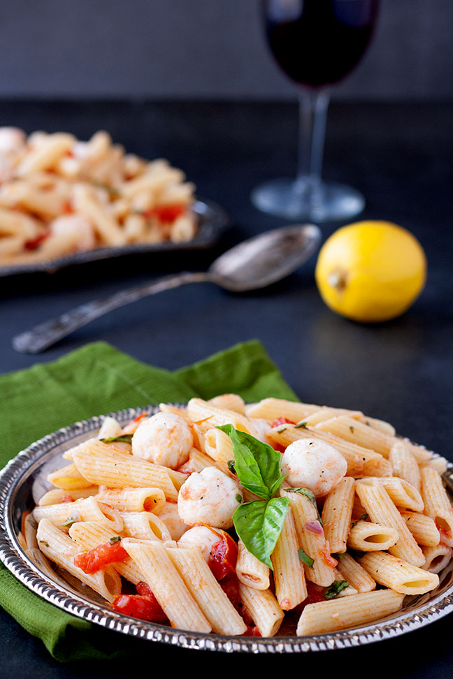 Pasta Caprese | Celebrate summer with this easy, fresh, light and tasty pasta caprese, made with fresh tomatoes and basil. | www.heavenlyhomecooking.com