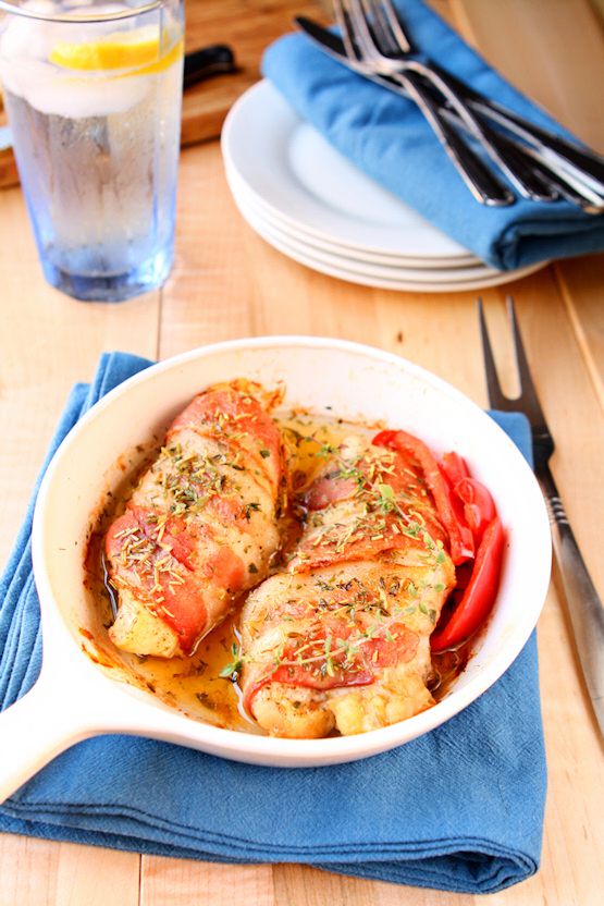 Rosemary Chicken Wrapped in Bacon | It doesn't get any easier than this. Only 5 ingredients and in less than 30 minutes you can have this delicious entree on the table! | heavenlyhomecooking.com