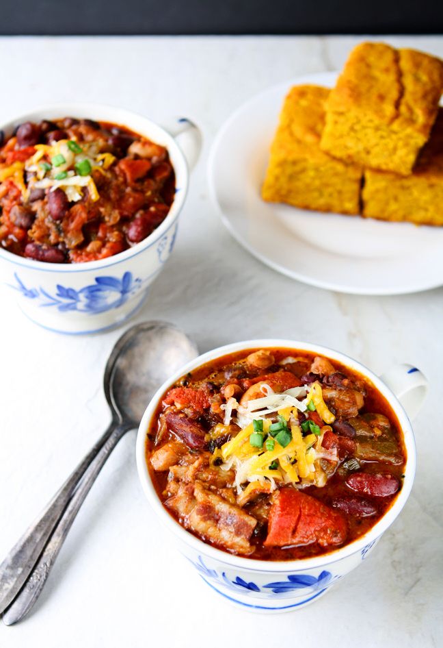 Three Bean Chili with Bacon | You will love this delicious and healthy three bean chili. Roasted bell peppers and bacon add an extra flavor kick. | heavenlyhomecooking.com