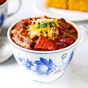 Three Bean Chili with Bacon | You will love this colorful, delicious and healthy three bean chili. Roasted bell peppers and bacon add an extra flavor kick. | heavenlyhomecooking.com
