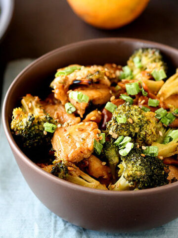 Orange Chicken and Broccoli Stir Fry | This orange chicken and broccoli stir fry is better than anything you would get in a Chinese restaurant, and you can say that you made it yourself! Delicious! | www.heavenlyhomecooking.com