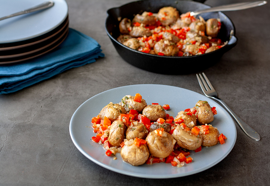 Marinated Mushrooms | These marinated mushrooms are chock full of amazingly rich and full flavor. They are perfect as an appetizer or side dish, and so easy to make!| www.heavenlyhomecooking.com