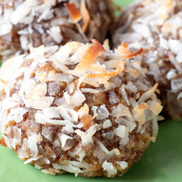 Gluten-Free Coconut Cookies | These cookies are chewy, sweet, delicious and addictive. Ready for your tummy in 15 minutes! | www.heavenlyhomecooking.com