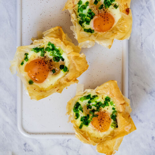 Scrambled eggs in filo cups - Serving Dumplings