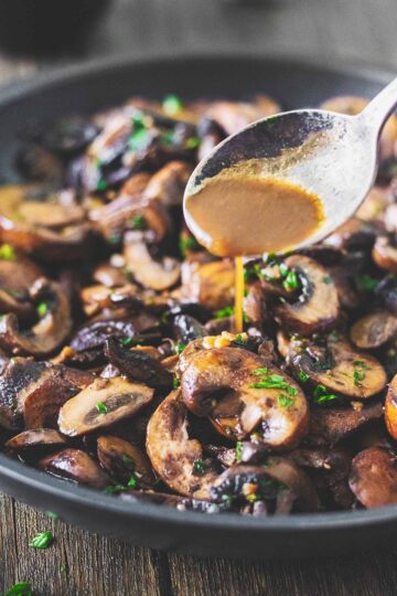 Garlic Butter Mushrooms (Done in 20 minutes or less!) - Heavenly Home